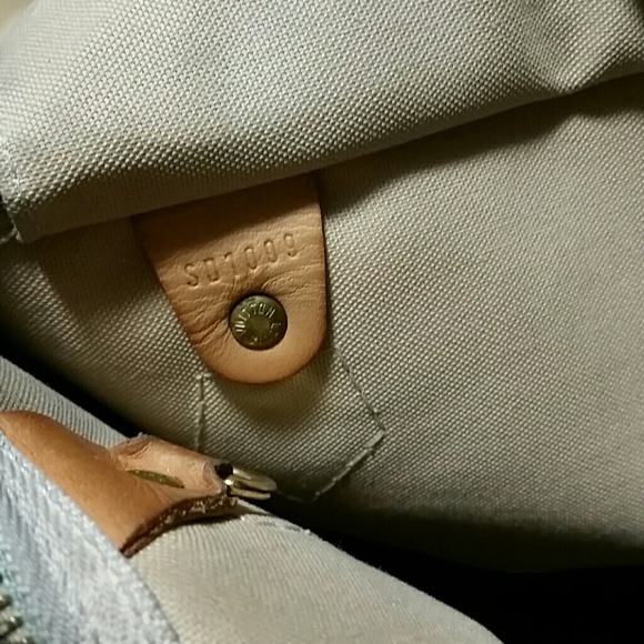 Authentic LOUIS VUITTON hand bag - Picture 2 of 4